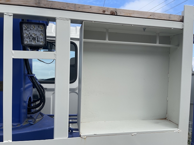 いすゞフォワードセルフクレーン4段増トン（6t・8t）[写真08]