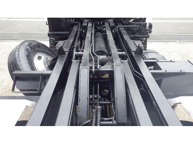 いすゞエルフコンテナ専用車小型（2t・3t）[写真13]