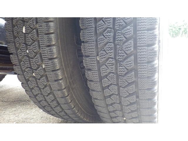 いすゞエルフコンテナ専用車小型（2t・3t）[写真23]