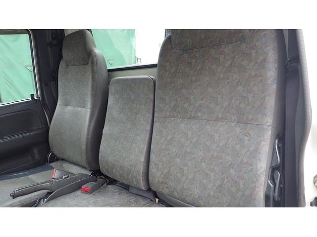 いすゞエルフコンテナ専用車小型（2t・3t）[写真27]