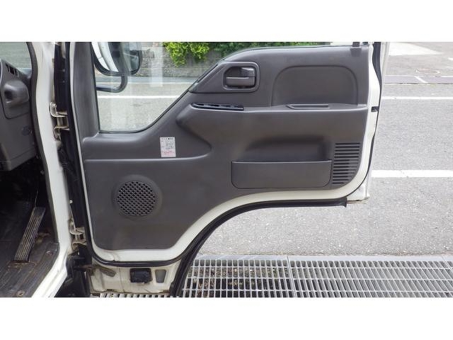 いすゞエルフコンテナ専用車小型（2t・3t）[写真30]