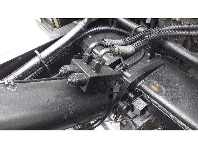 いすゞエルフコンテナ専用車小型（2t・3t）[写真05]