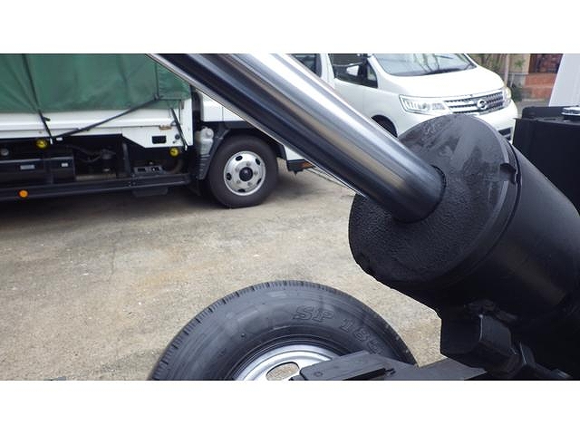 いすゞエルフコンテナ専用車小型（2t・3t）[写真07]