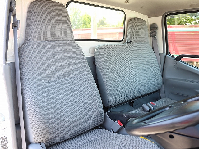 トヨタトヨエース平ボディ小型（2t・3t）[写真12]