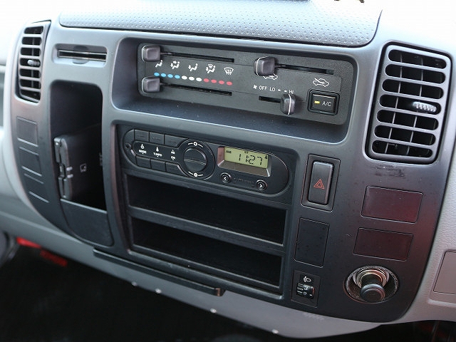 トヨタトヨエース平ボディ小型（2t・3t）[写真13]