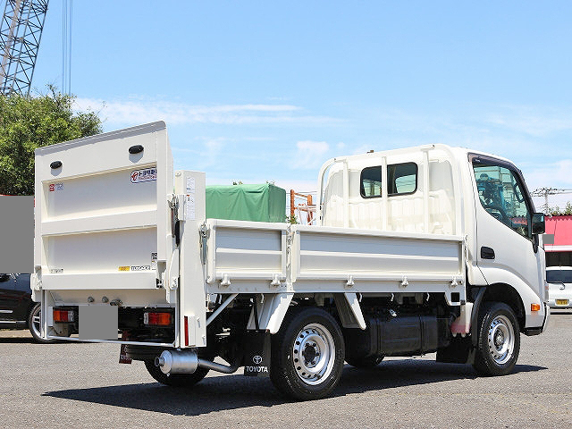トヨタトヨエース平ボディ小型（2t・3t）[写真02]