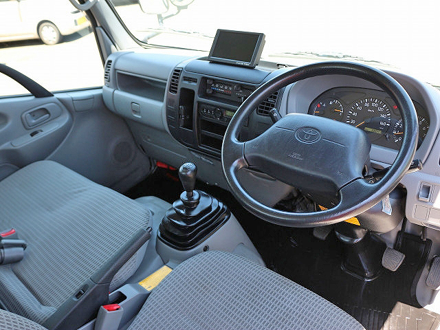 トヨタトヨエース平ボディ小型（2t・3t）[写真04]