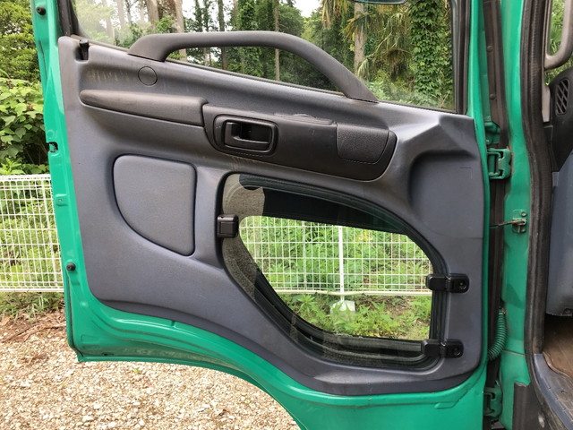 日野レンジャーアルミバン中型（4t）[写真26]