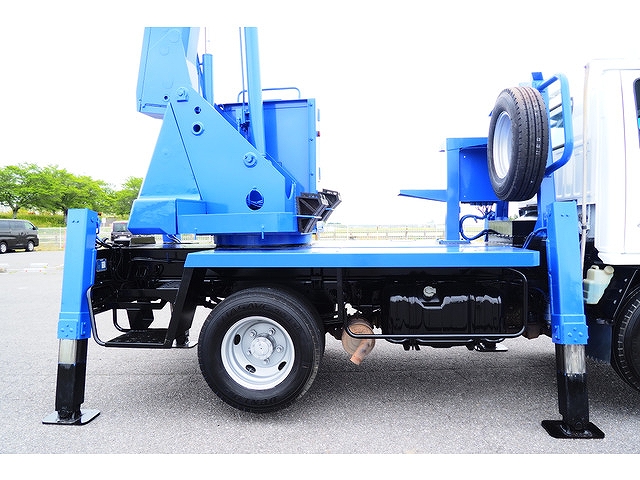 いすゞエルフ高所作業車小型（2t・3t）[写真11]