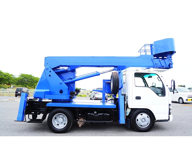 いすゞエルフ高所作業車小型（2t・3t）[写真09]