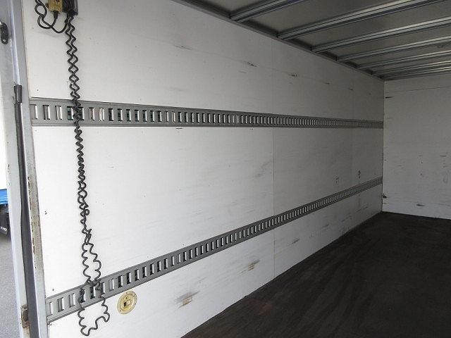 三菱ふそうキャンターアルミバン小型（2t・3t）[写真15]