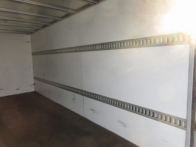 三菱ふそうキャンターアルミバン小型（2t・3t）[写真17]