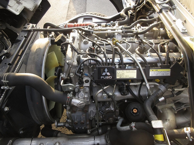 三菱ふそうキャンターアルミバン小型（2t・3t）[写真19]