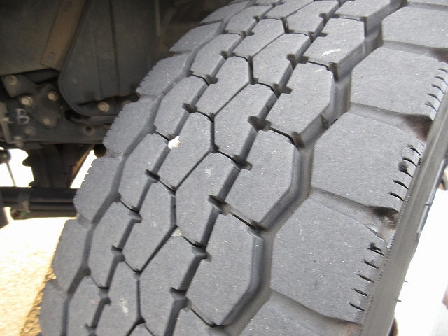 三菱ふそうキャンターアルミバン小型（2t・3t）[写真27]