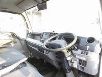 三菱ふそうキャンターアルミバン小型（2t・3t）[写真32]