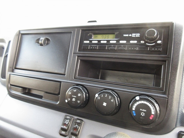 三菱ふそうキャンターアルミバン小型（2t・3t）[写真36]