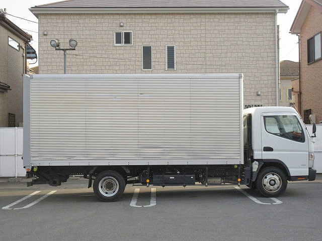 三菱ふそうキャンターアルミバン小型（2t・3t）[写真05]