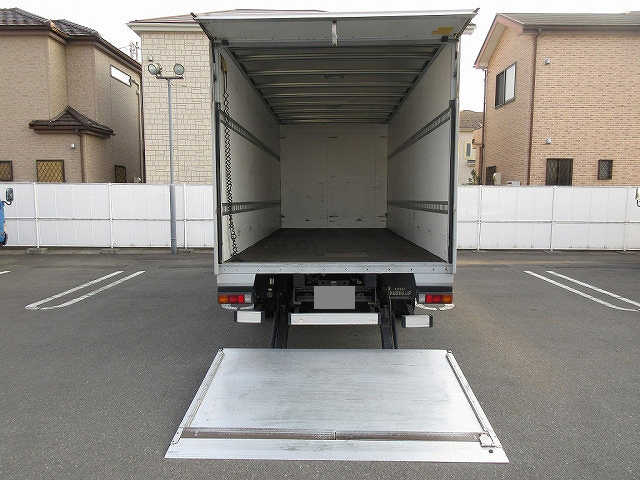 三菱ふそうキャンターアルミバン小型（2t・3t）[写真08]