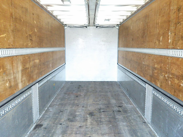 UDトラックスクオンアルミウイング大型（10t）[写真11]