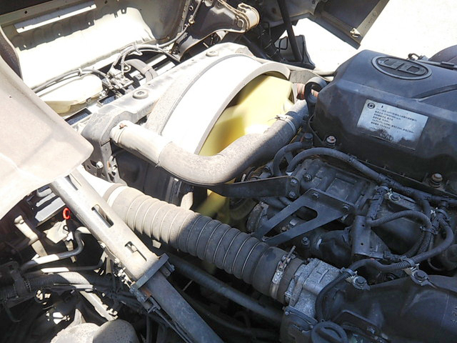 UDトラックスクオンアルミウイング大型（10t）[写真28]