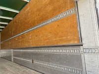 いすゞギガアルミウイング大型（10t）[写真12]