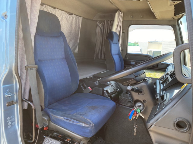 いすゞギガアルミウイング大型（10t）[写真30]