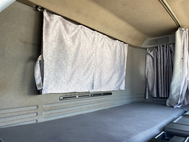 いすゞギガアルミウイング大型（10t）[写真32]