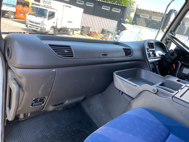 いすゞギガアルミウイング大型（10t）[写真33]