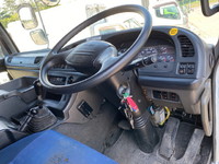 いすゞギガアルミウイング大型（10t）[写真34]