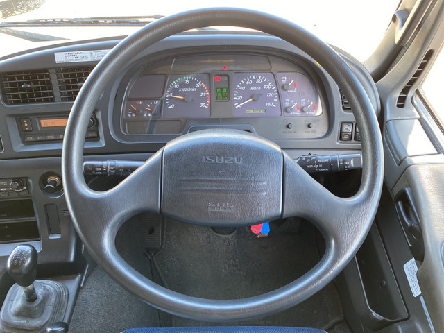 いすゞギガアルミウイング大型（10t）[写真38]