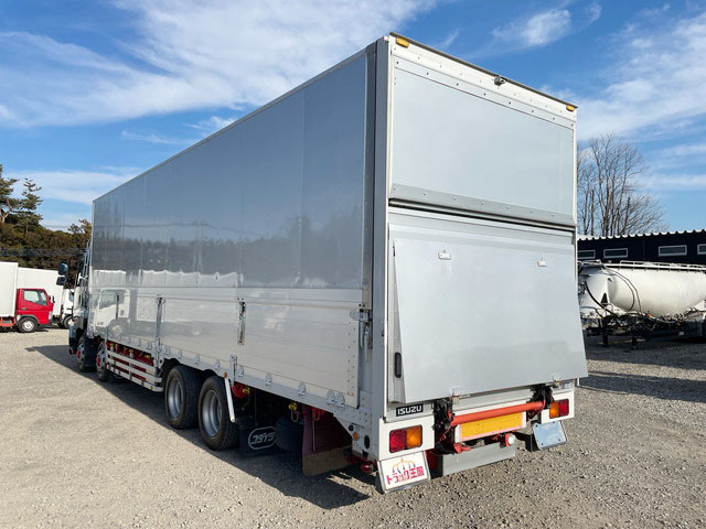 いすゞギガアルミウイング大型（10t）[写真04]