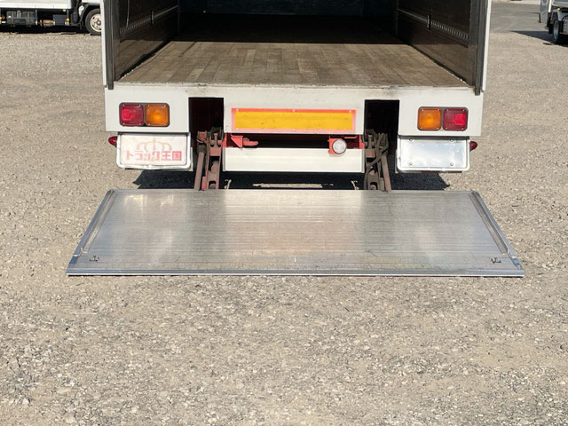 いすゞギガアルミウイング大型（10t）[写真09]