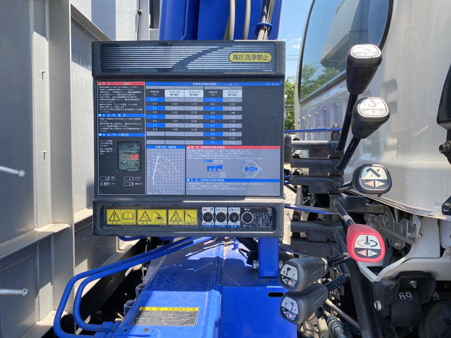 いすゞフォワードクレーン3段増トン（6t・8t）[写真17]