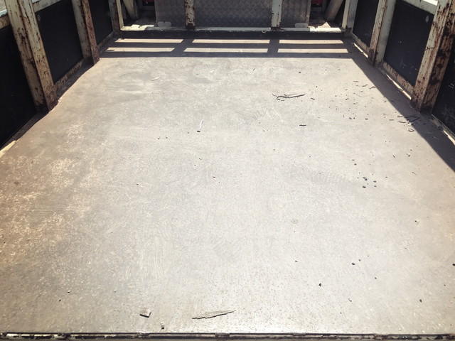 三菱ふそうキャンター平ボディ小型（2t・3t）[写真13]