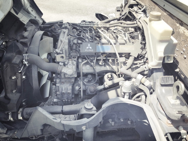 三菱ふそうキャンター平ボディ小型（2t・3t）[写真22]