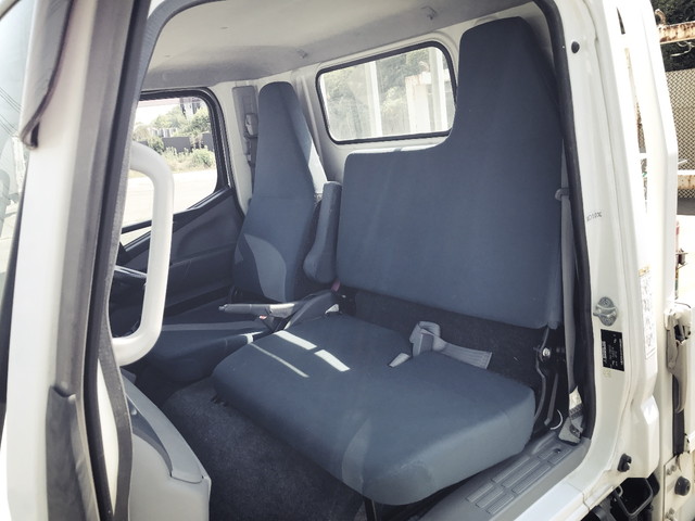 三菱ふそうキャンター平ボディ小型（2t・3t）[写真29]