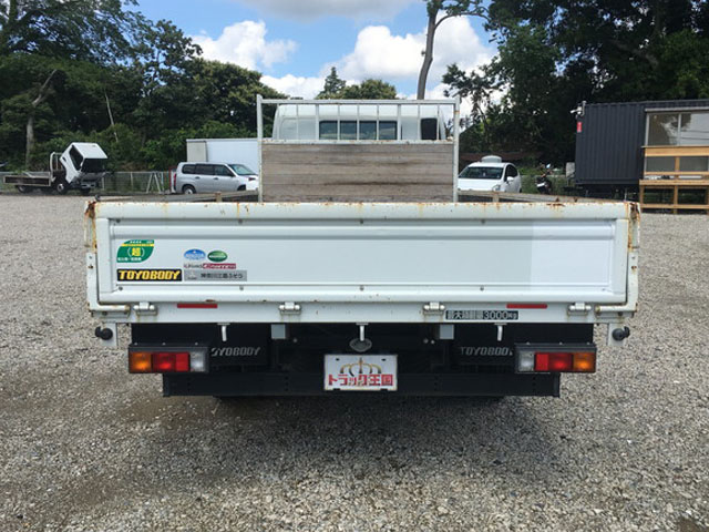 三菱ふそうキャンター平ボディ小型（2t・3t）[写真10]
