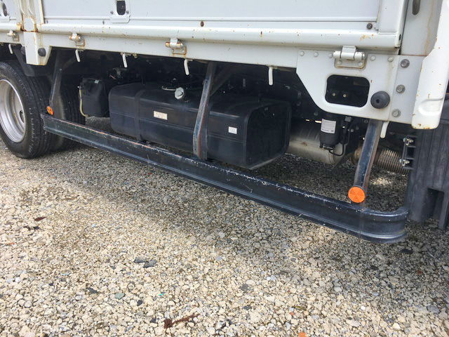 三菱ふそうキャンター平ボディ小型（2t・3t）[写真18]