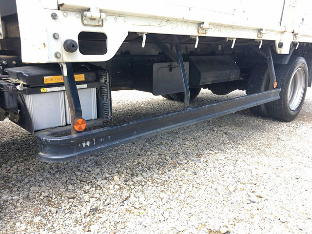 三菱ふそうキャンター平ボディ小型（2t・3t）[写真19]