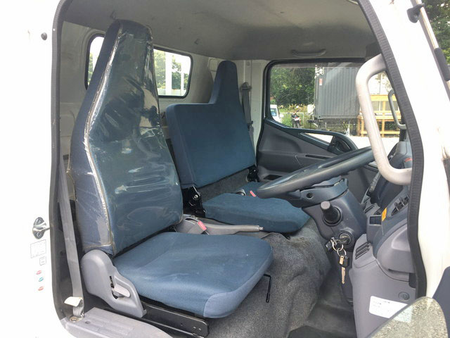 三菱ふそうキャンター平ボディ小型（2t・3t）[写真31]