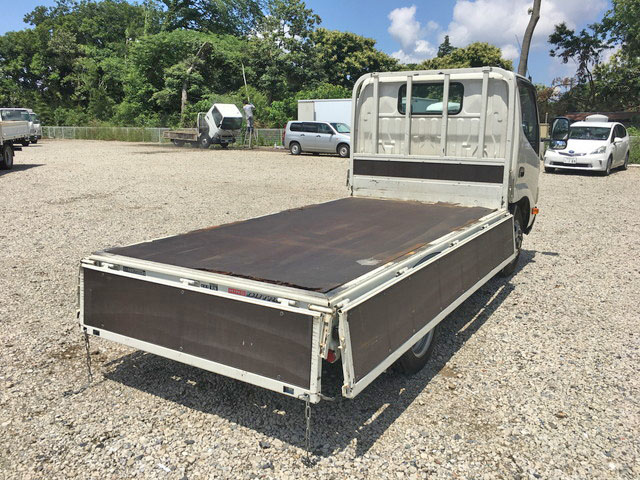 日野デュトロ平ボディ小型（2t・3t）[写真13]