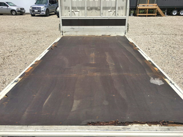 日野デュトロ平ボディ小型（2t・3t）[写真14]