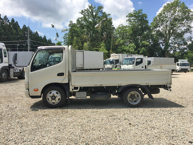 日野デュトロ平ボディ小型（2t・3t）[写真05]