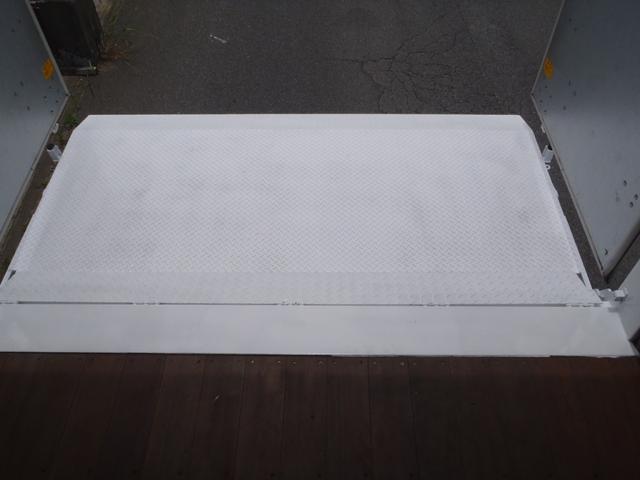 三菱ふそうファイターアルミバン中型（4t）[写真09]