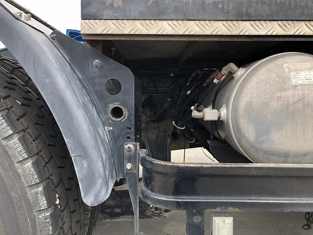 UDトラックスクオントレーラーヘッド（トラクターヘッド）大型（10t）[写真10]