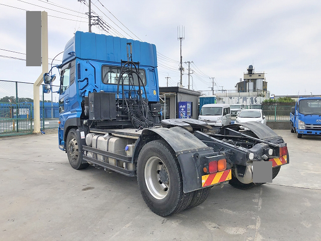 UDトラックスクオントレーラーヘッド（トラクターヘッド）大型（10t）[写真02]