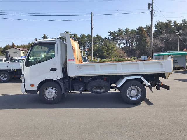 日野デュトロローダーダンプ小型（2t・3t）[写真13]