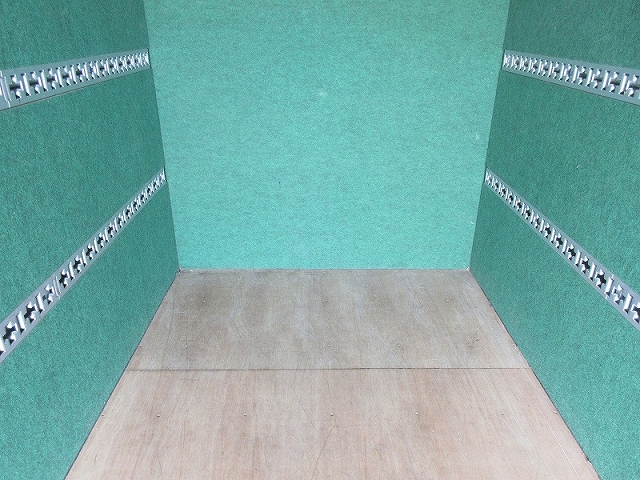 三菱ふそうキャンターアルミバン小型（2t・3t）[写真12]