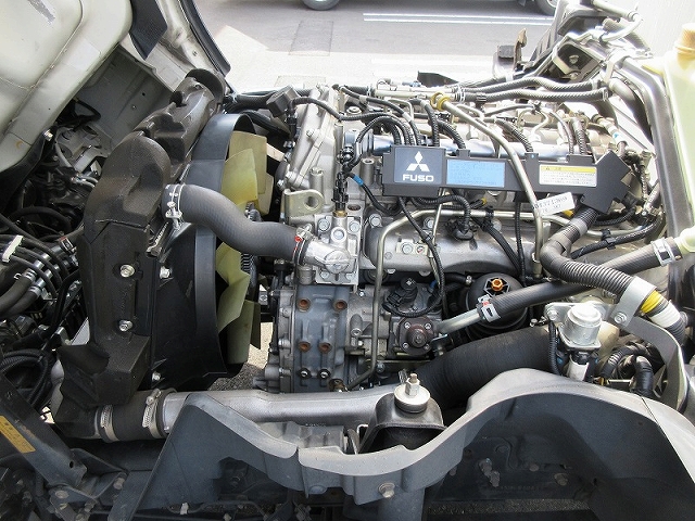 三菱ふそうキャンターアルミバン小型（2t・3t）[写真15]