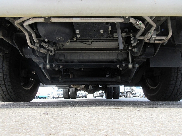 三菱ふそうキャンターアルミバン小型（2t・3t）[写真17]